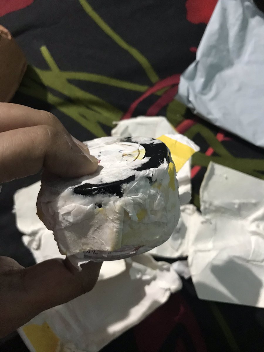 beingabdulla07's tweet photo. @swastika151999 @amazonIN @amazon Amazon is doing big fraud & cheating genuine customer my friend received damaged product they don’t have returned policy #AmazonFake #AmazonFraud @AmazonHelp @amazonIN @JeffBezos @Asif8119 @ndtvindia https://t.co/p0fH67lD2f