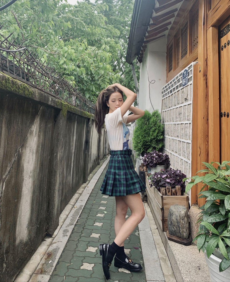 jendeukiebabo's tweet photo. Jisoo: “Today’s Jisoo 🤍 To the Blinks I miss 🤍” @BLACKPINK https://t.co/jr2P6n7R3z