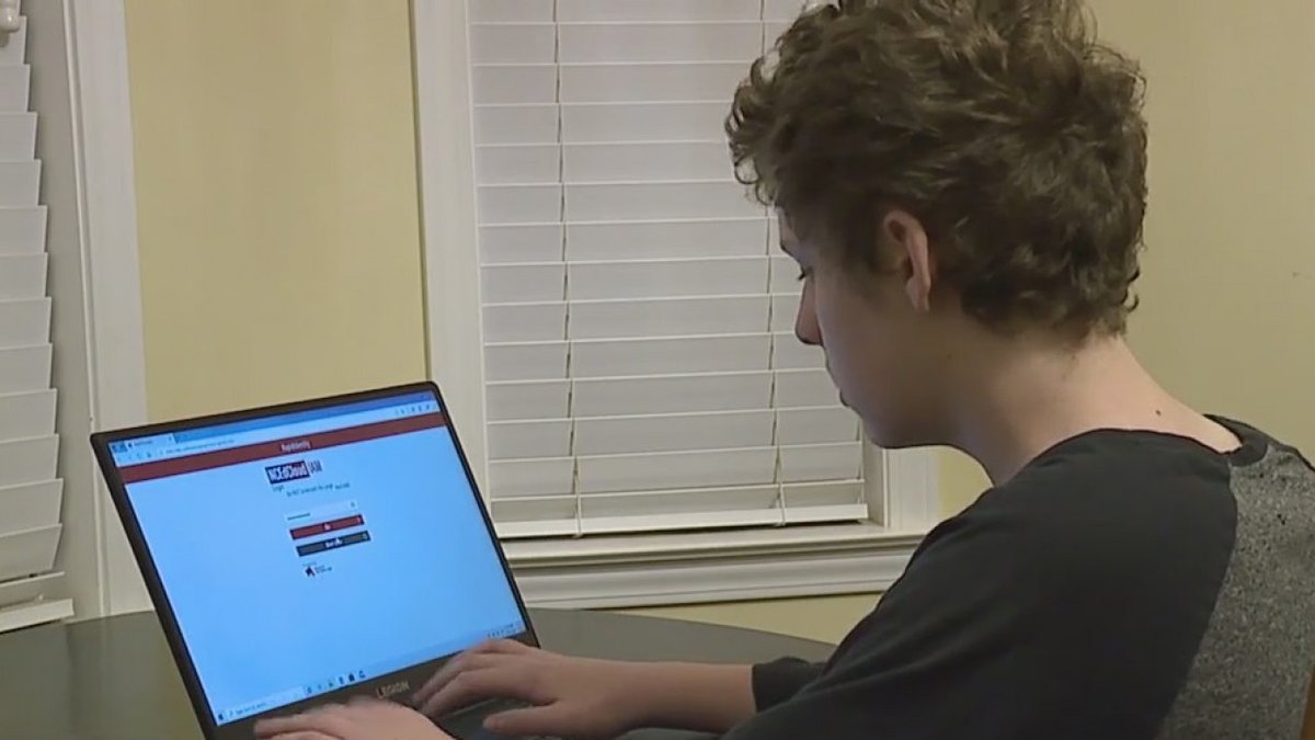 myfox8's tweet photo. TECHNICAL DIFFICULTIES: All across North Carolina, NCEDCloud online learning programs are not working. Students are supposed to be beginning their first day back to school. https://t.co/9OFI4pkktb https://t.co/qtqXJGqLQf