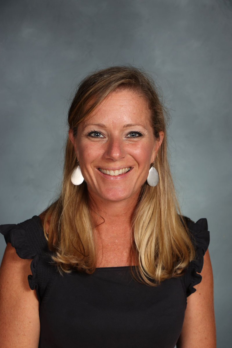 HMSBears's tweet photo. We are so proud to announce that Mrs. Blank has been honored with the much deserved Nancy Losekamp Career Development Leadership Award! Thank you, Mrs. Blank for modeling what true service looks like! #ServeLeadSucceed https://t.co/2Ov8HbAd50