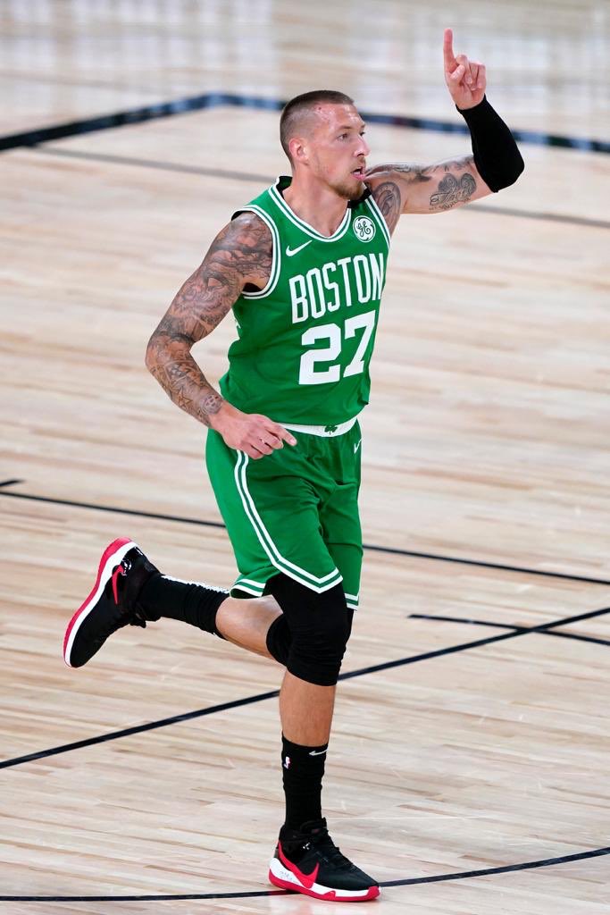 dtheis10's tweet photo. It‘s about time ! 🦾☘️🦾 #Celtics #Playoffs #BleedGreen #BubbleTheis https://t.co/p21P9EN1mN