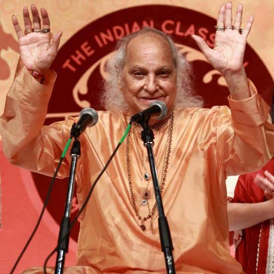 alpanasd's tweet photo. Renowned Indian classical vocalist, Legendary Sangeet Martand Pt Jasraj passed away on Monday in USA, age 90. RIP. He belonged to Mewati gharana, a school of music known for its 'khayals'. He &amp; his work in hindustani classical will stay forever🙏#vocalist #panditjasraj #Legend https://t.co/LIAMiyHycZ