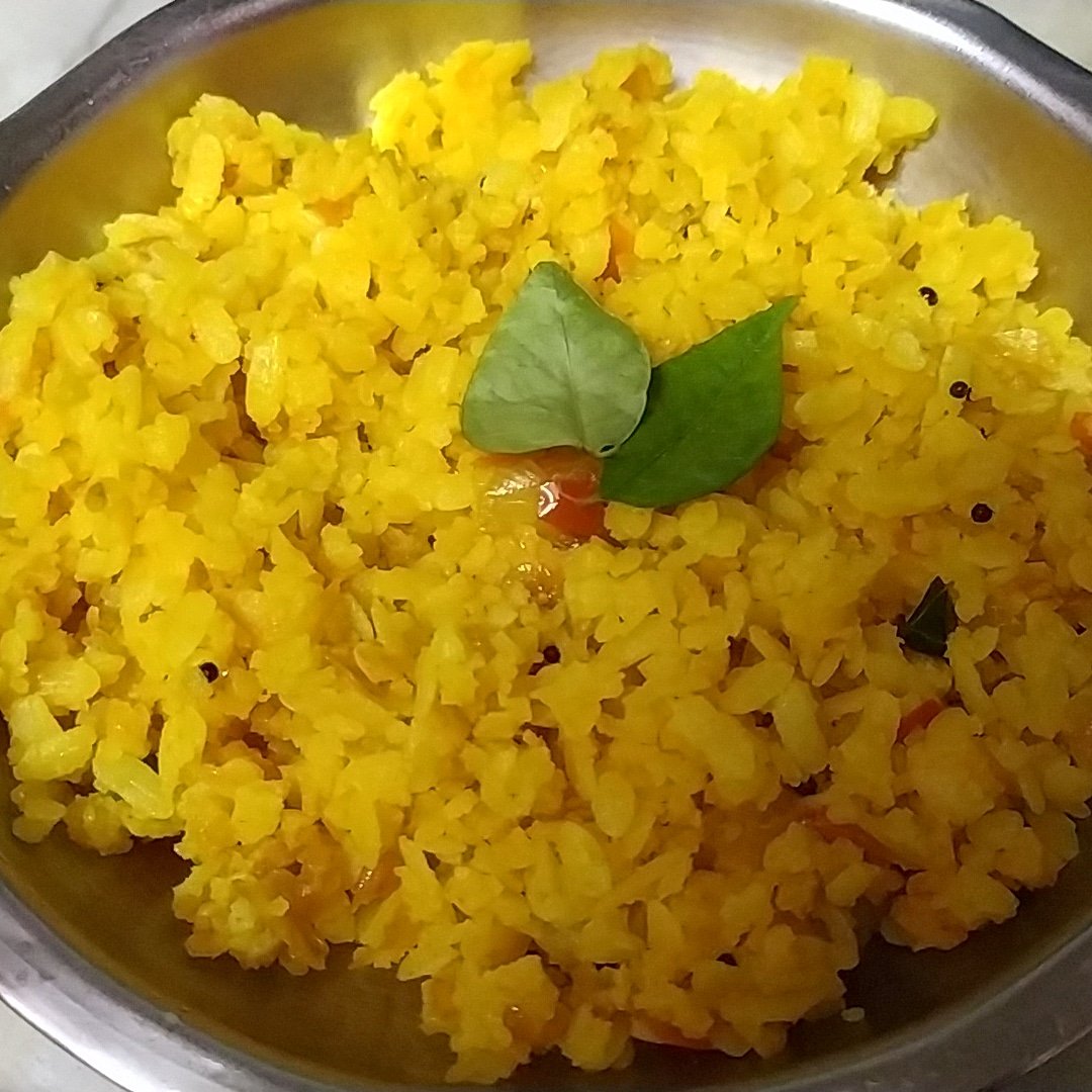 CrispyStories's tweet photo. Mumbai Famous Dish Poha😋
.
How many of you like poha?
#crispystories #poha #poharecipe #maharashtra #tastypoha #pohadish #soyummy😋 #dishes #mumbaifoodie #mumbai #streetfoodindia #streetfoodmumbai #delhistreetfood #delhifood #indianstreetfood #IndianCuisine #indianrecipes https://t.co/q2GTcNQqDy