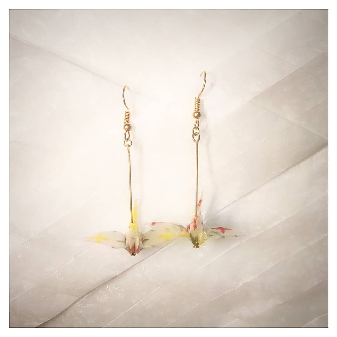 SylphShY's tweet photo. ꧁ miniature origami crane earrings ꧂

#miniatureorigamiearringsbysylph crane
#normanvincentpeale shoot for the moon..even if you miss, you'll land among the stars

#折り紙 #鶴 #artisan #crane #daretobedifferent #handmadewithlove #jewellery #origami #storiesthroughpaperbyshuying https://t.co/0co7UKtkCN