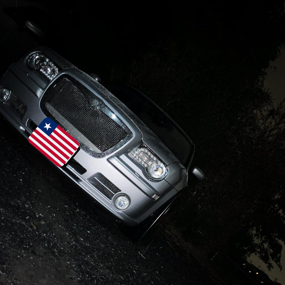 BASKkouji35's tweet photo. 軽からのbefore、afterやばすぎた。
アメ車いいね🇺🇸
#アメ車 #クライスラー #300c
#v8 #SRT8 #エアサス #savini
#Chrysler300c #truespike https://t.co/jajBYfRBnT