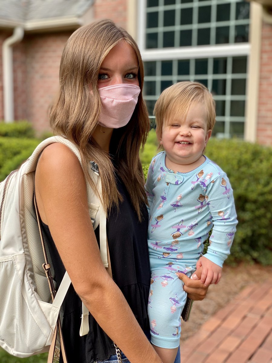 angeldorsett's tweet image. Elizabeth’s first day of Senior year.  She’s going to do big things! (Little sis had to crash the photo op) 🐻💙#MAfirstday #MAHSClassof2021