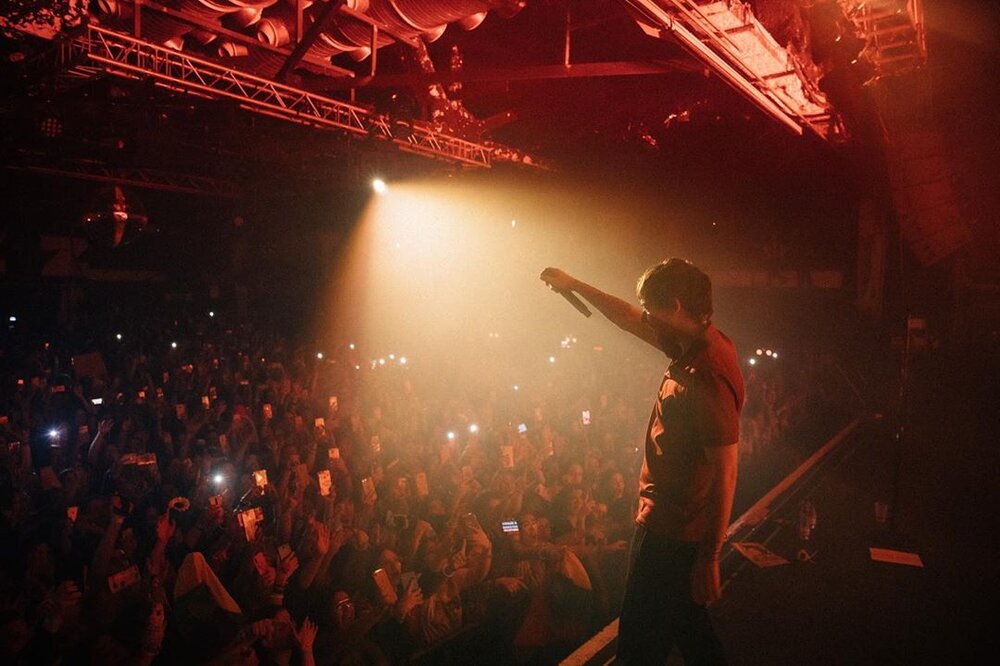 𝙡𝙤𝙪𝙞𝙨 𝙩𝙤𝙢𝙡𝙞𝙣𝙨𝙤𝙣, 𝙗𝙪𝙩 𝙝𝙚 𝙜𝙚𝙩 𝙤𝙡𝙙𝙚𝙧 𝙖𝙨 𝙮𝙤𝙪 𝙨𝙘𝙧𝙤𝙡𝙡