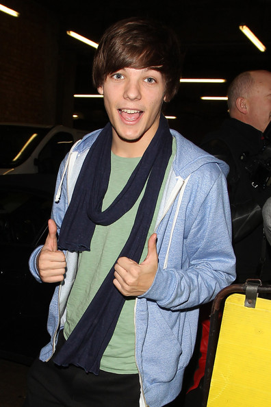 𝙡𝙤𝙪𝙞𝙨 𝙩𝙤𝙢𝙡𝙞𝙣𝙨𝙤𝙣, 𝙗𝙪𝙩 𝙝𝙚 𝙜𝙚𝙩 𝙤𝙡𝙙𝙚𝙧 𝙖𝙨 𝙮𝙤𝙪 𝙨𝙘𝙧𝙤𝙡𝙡