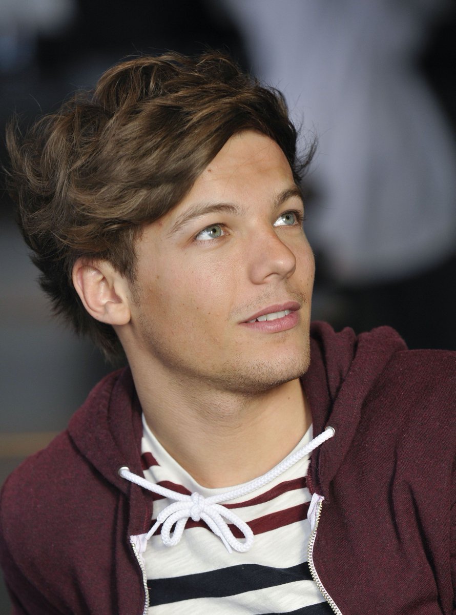 𝙡𝙤𝙪𝙞𝙨 𝙩𝙤𝙢𝙡𝙞𝙣𝙨𝙤𝙣, 𝙗𝙪𝙩 𝙝𝙚 𝙜𝙚𝙩 𝙤𝙡𝙙𝙚𝙧 𝙖𝙨 𝙮𝙤𝙪 𝙨𝙘𝙧𝙤𝙡𝙡