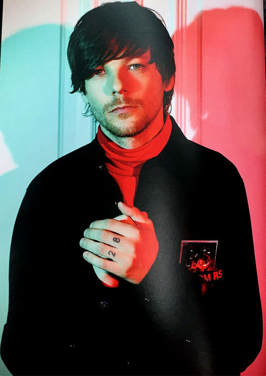 𝙡𝙤𝙪𝙞𝙨 𝙩𝙤𝙢𝙡𝙞𝙣𝙨𝙤𝙣, 𝙗𝙪𝙩 𝙝𝙚 𝙜𝙚𝙩 𝙤𝙡𝙙𝙚𝙧 𝙖𝙨 𝙮𝙤𝙪 𝙨𝙘𝙧𝙤𝙡𝙡