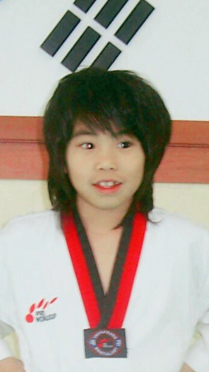 Rocky’s teeth and jaws where normal when he had baby teeth. His occlusion (bite) was the usual upper overlaps the lower teeth.