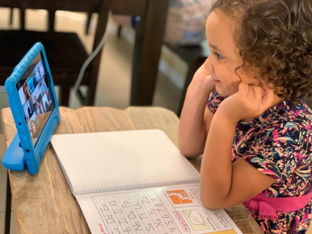 Look at how engaged this little kindergarter is during her first day of virtual learning! 🐻❤🐾#LearnGrowLead  <a href="/bakerelembears/">Baker Elementary</a>  <a href="/CobbSchools/">Cobb County Schools</a>