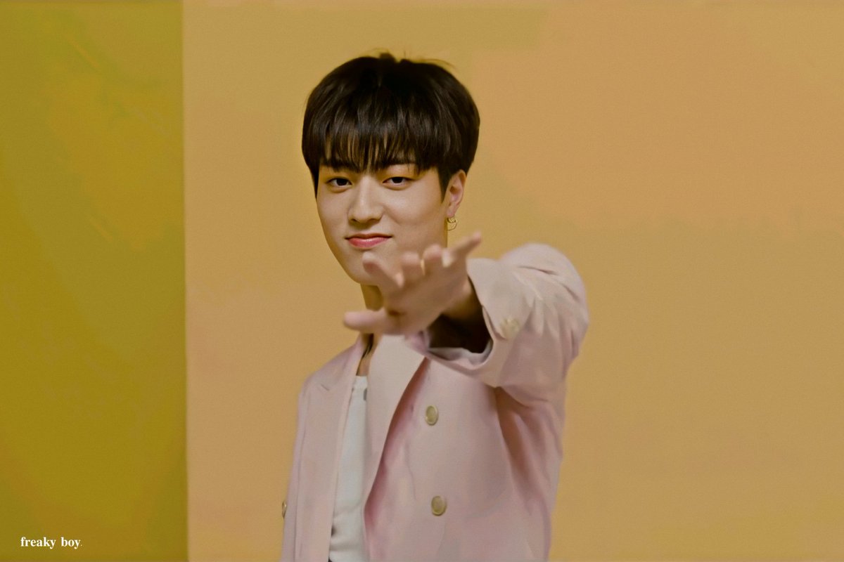 gyuishan's tweet photo. 들어와 😏

#하루토 #HARUTO #ハルト
#트레저 #TREASURE #BOY
@treasuremembers https://t.co/YxMRIAG17e