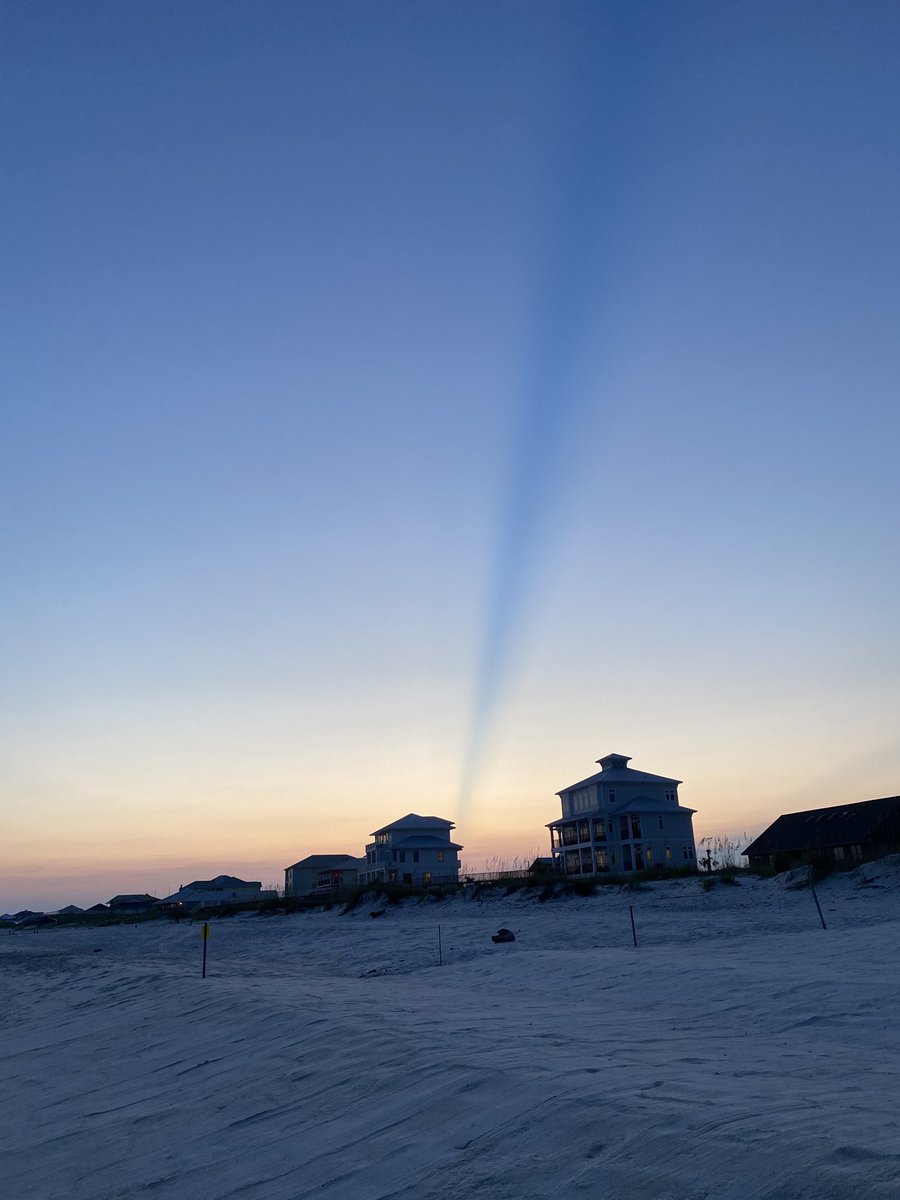 Turtle_watcher's tweet image. ⁦@spann⁩  My view last night in Gulf Shores. Hope today started off for you with more blessings than anger and hate.