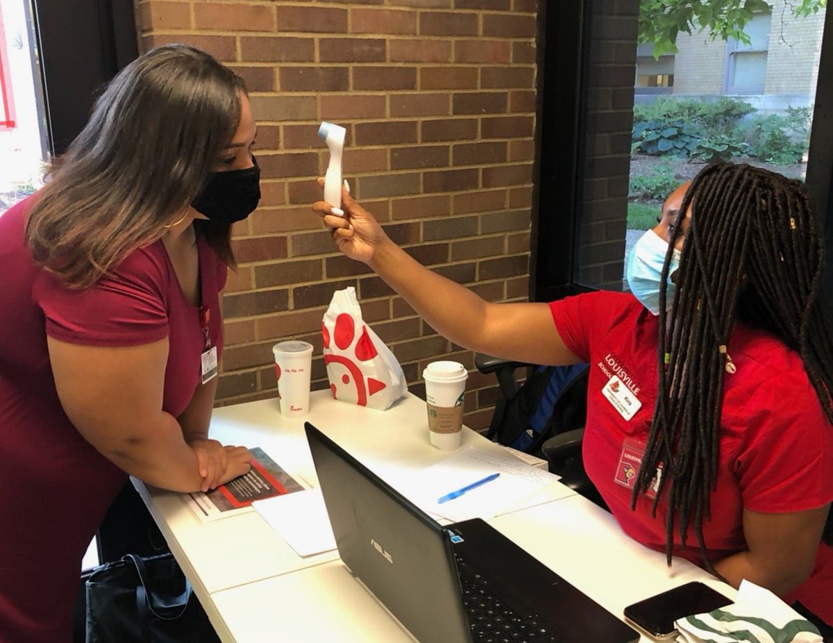 UofL_Nursing's tweet photo. Happy first day of class, Cards. As a reminder, someone will take your temperature as you enter the @UofL_Nursing building. Don't forget to complete the online screening before arriving:
https://t.co/slfWvkKJvc #GoCards #NurseofL #CardinalNurse #UofL https://t.co/iOvzHMouql