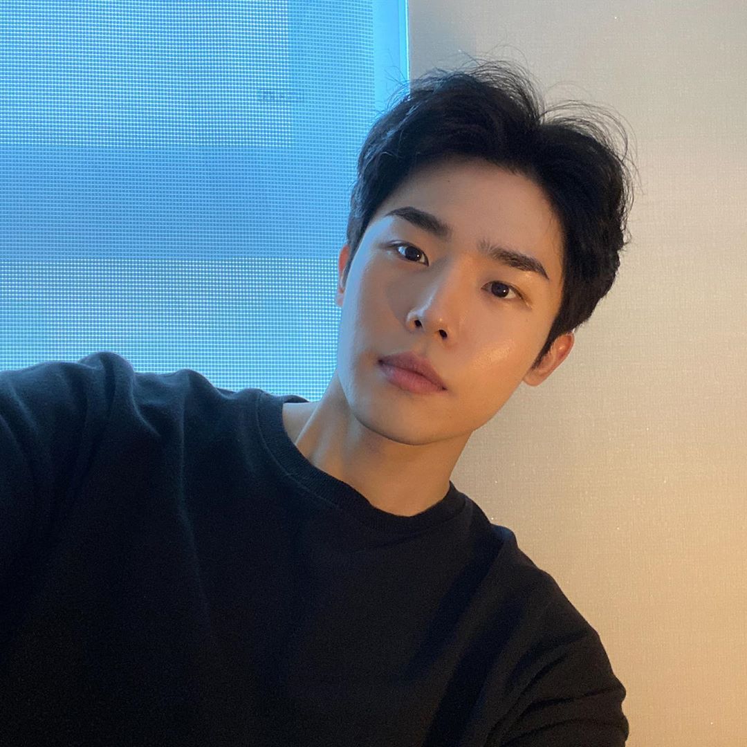 tripleme's tweet photo. [Instagram Sihun]
•Ola de calor
•Hear weave 
#Sihun #sihun #ChoiSihun #TRIPLEME https://t.co/SPrUY5A0GH