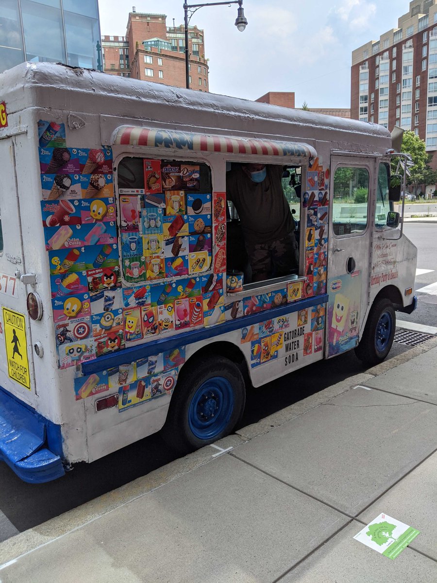 moma_tx's tweet photo. Thank you to our tenant neighbors, Constellation Pharmaceuticals and Goldfinch Bio for partnering with us to bring Super Star Ice Cream on site as a special treat for our incredible lab team!! #CollectivelyUnstoppable https://t.co/g3Y1lx73SC