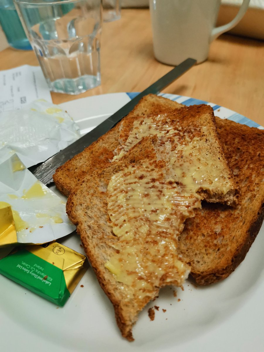 Sallbbee's tweet photo. Back on the day case ward after a prophylactic mastectomy (BC back in 2013) and @Dr_Ronx you are so right, there's beating hospital toast #NHS #flatfriends https://t.co/ZvBozhOJWM