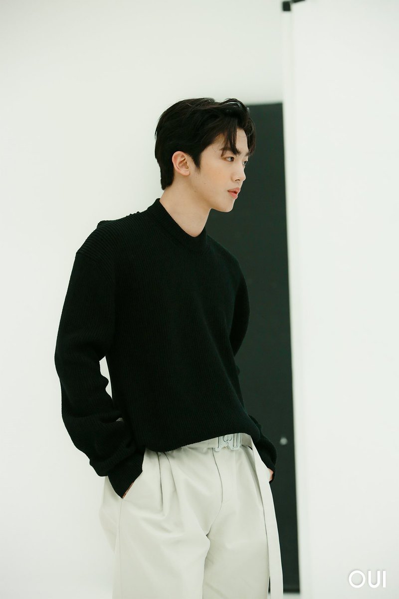 yohanpuamak's tweet photo. ผัวนายแบบ ใส่เสื้อสีดำหรือว่าสีมาคะ https://t.co/wrfAzxlt0d