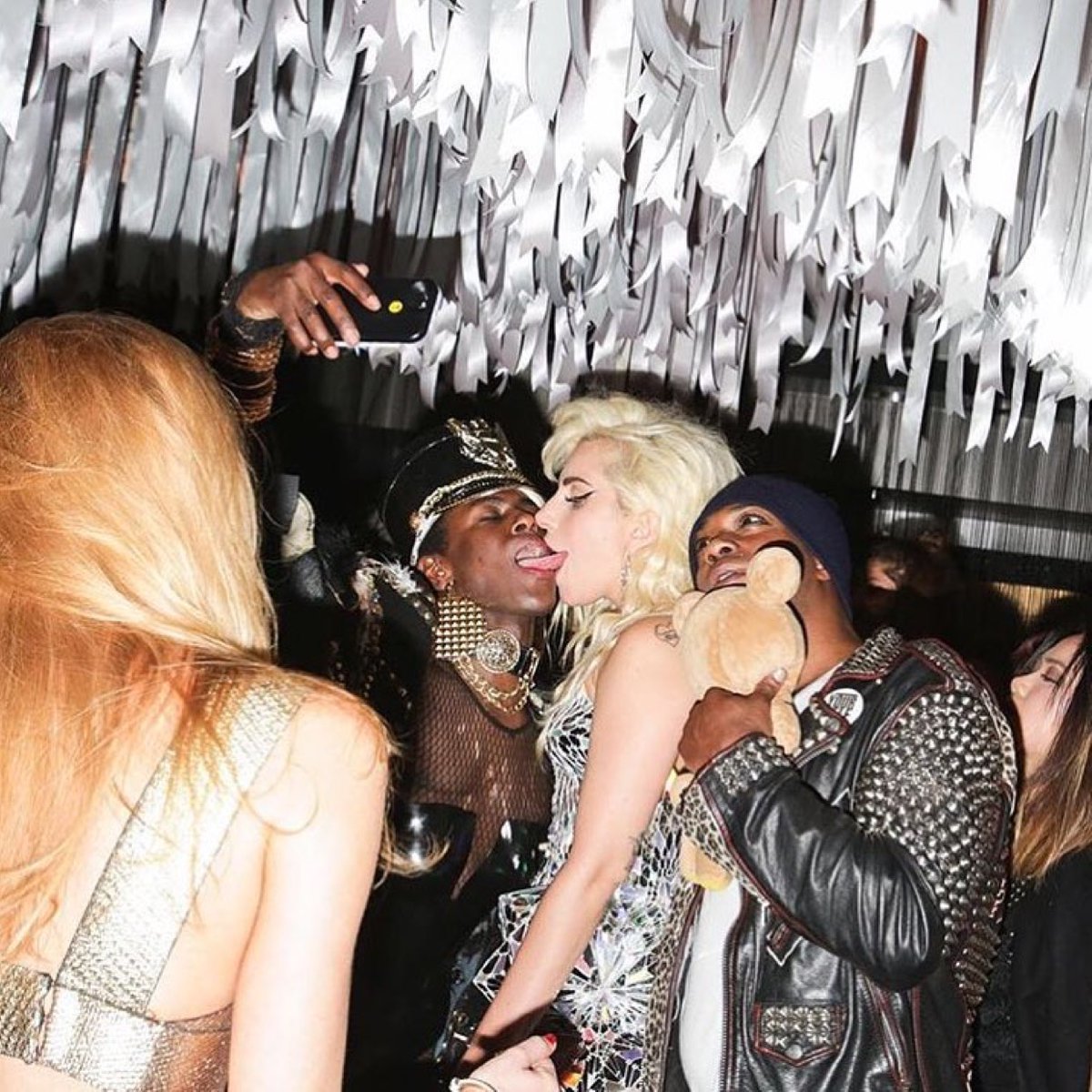 HelloJonte's tweet photo. Memories with @ladygaga https://t.co/0VxF7nJOCg