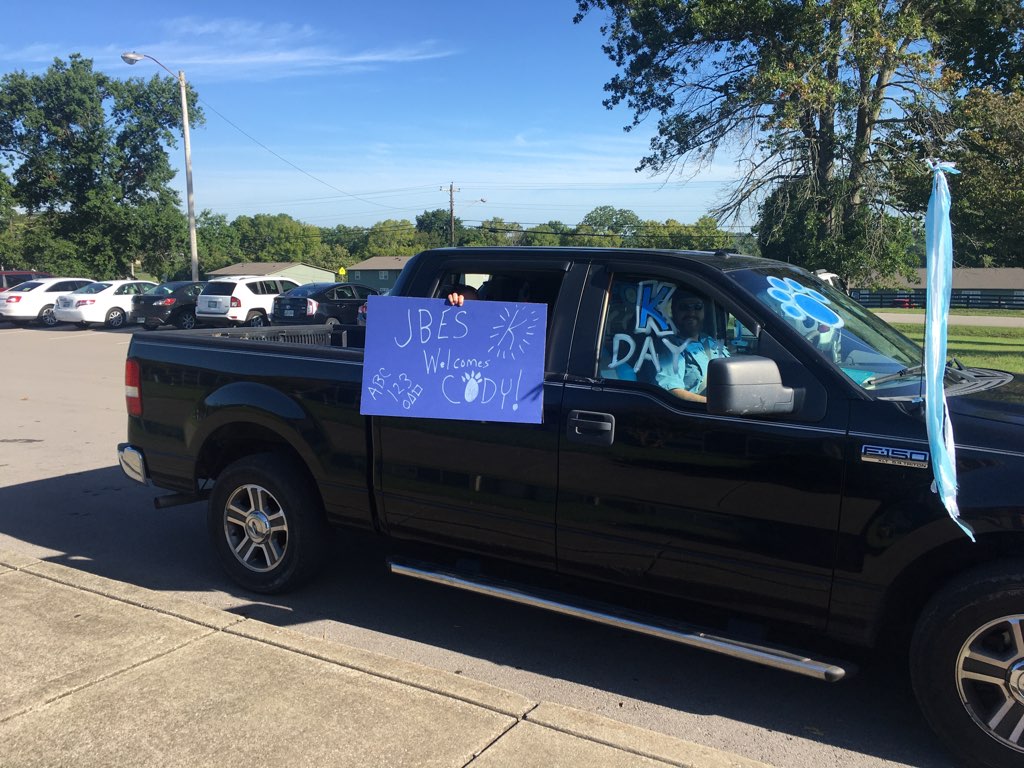 JBESPrincipal's tweet image. Kindergarten student excited for school. Welcome Cody and your family. #BEARific