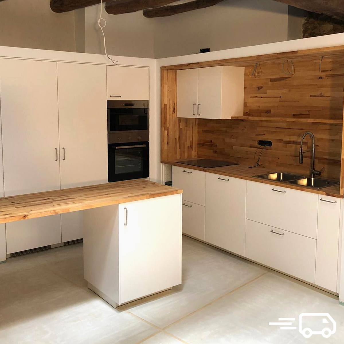 HelloVan tweet media