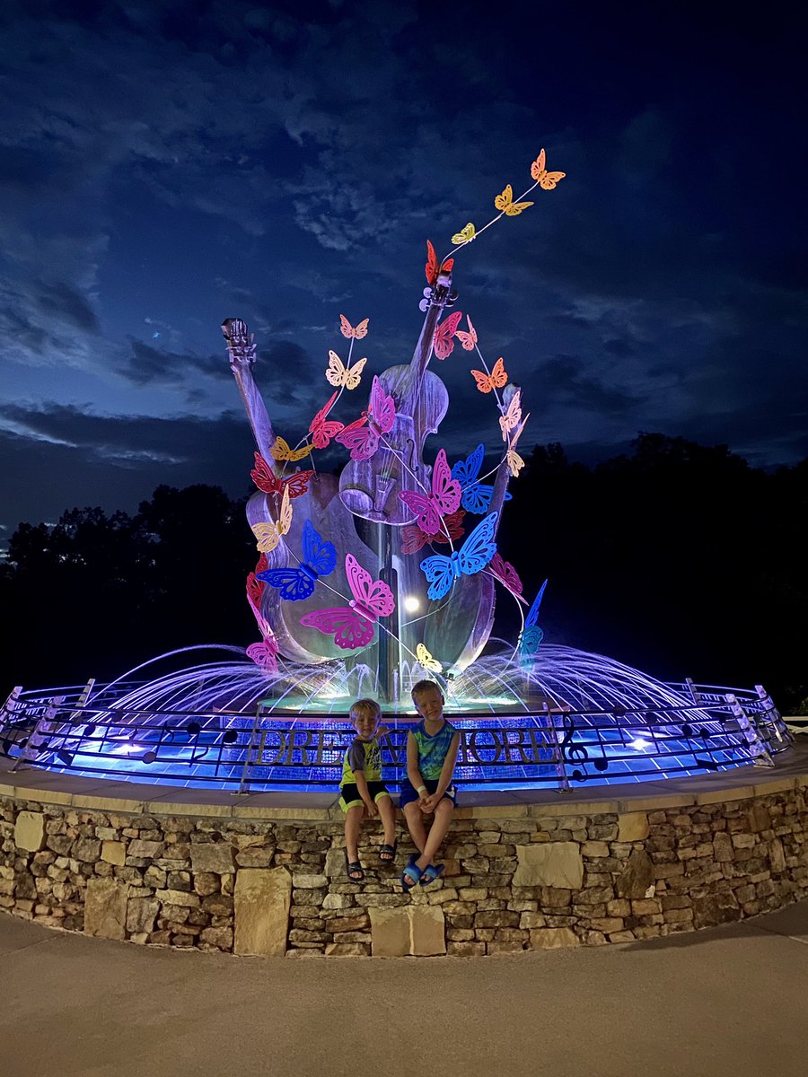 We stayed at the  #DreamMoreResort and instantly fell in love! It has an amazing southern homey feeling to it. We had a family suite so the boys had bunk beds in a room that could be closed off and they loved it!