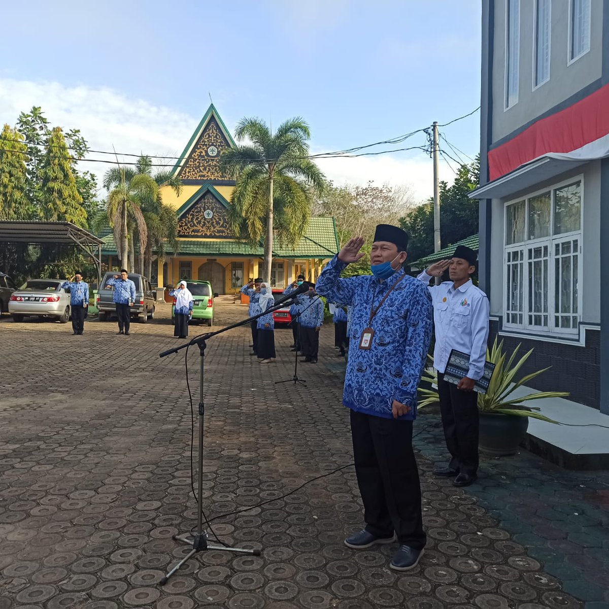 Bapeltan_Jambi's tweet photo. Mari jadikan Peringatan HUT RI ke-75 sebagai momentum untuk memajukan sektor pertanian. Merdeka! 

#MerdekaPangan
#PertanianIndonesiaMaju
#RI75 
#DirgahayuIndonesiaxBrenles https://t.co/qKl845wCzK