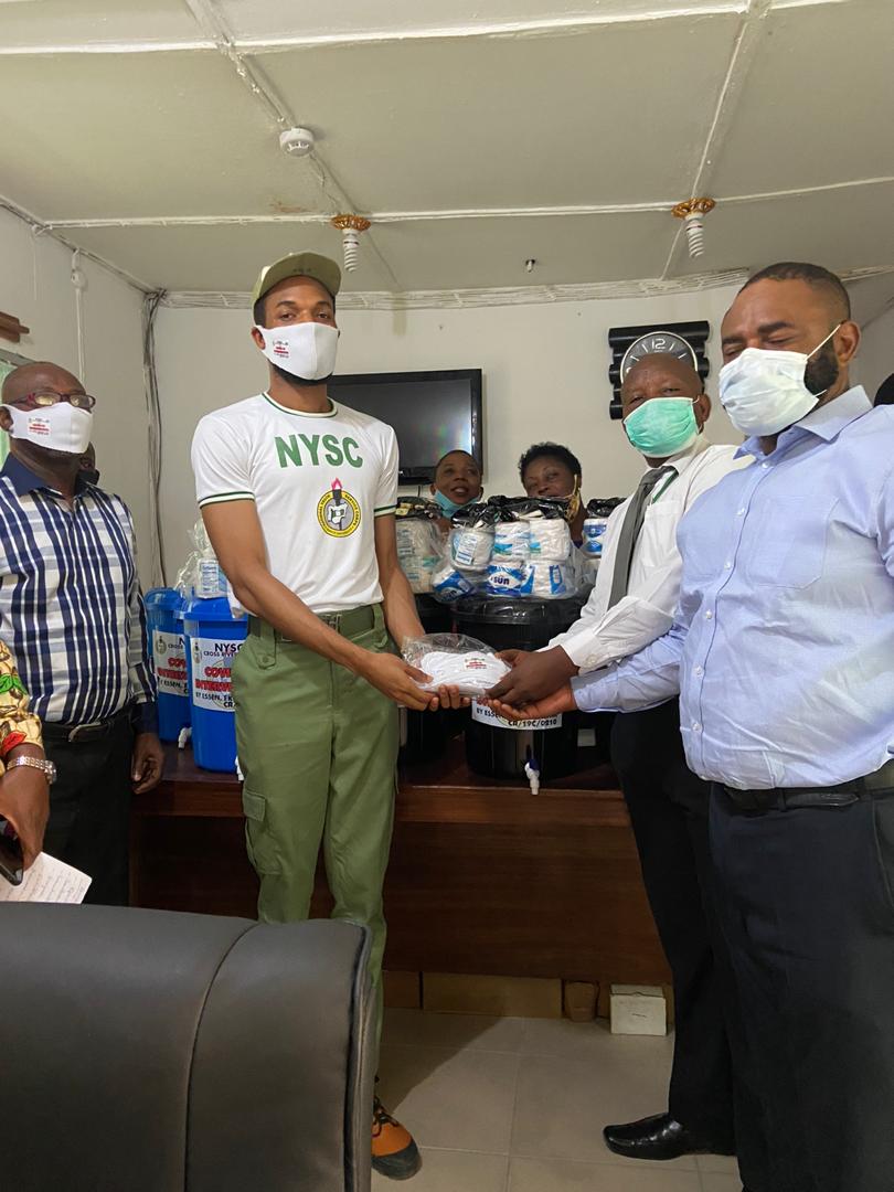 YmlsfNigeria's tweet photo. MEDICAL LABORATORY SCIENTIST, CORP MEMBER, ESSIEN EKEMINI ETIM DONATES COVID-19 INTERVENTION MATERIALS TO VARIOUS HOSPITALS, PRIMARY HEALTH CARE, PALACE OF THE OBONG OF CALABAR AND PUBLIC FACILITIES IN CALABAR CROSSRIVER STATE.
@YmlsfO 
@YMLSF_Enugu 
@YmlsfE 
@officialnyscng https://t.co/mXeIDk2Whs
