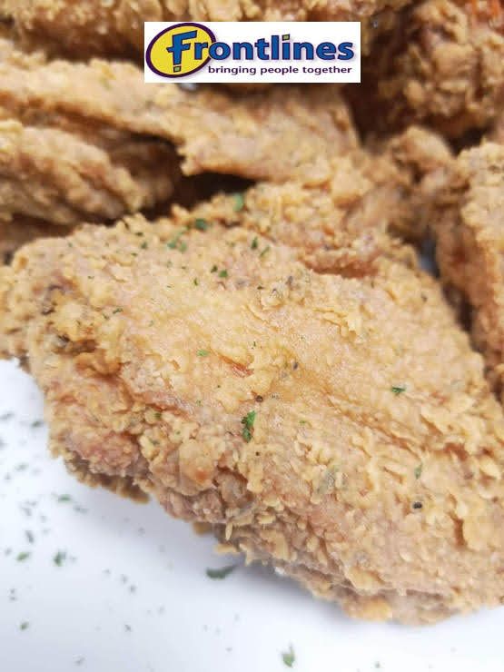 frontlinesto's tweet photo. Throwback to when our culinary team prepared delicious crispy chicken for catering.🍗🍗🍗#Culinary #Cooking #Chefs #WestonFrontlines #Communityengagement #Servingmeals #Foodie #SupportTO #416 #Yyz 🍗🍗🍗 https://t.co/v73FeI2cAJ