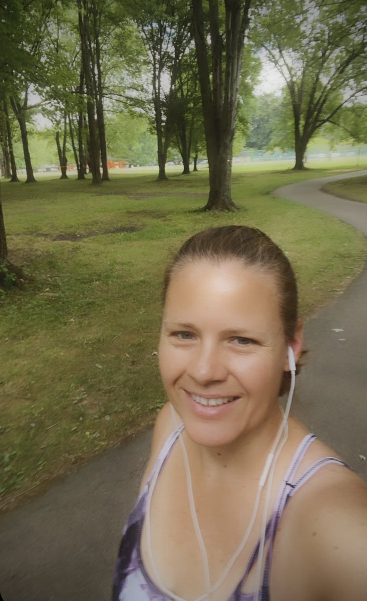 LifeCof's tweet photo. Starting week 5 of #C25k. Finding that love for running again! Awesome. Best. Cardio #healthylifestyle #ABClife #MondayMotivaton https://t.co/pCTBZ6uLSx