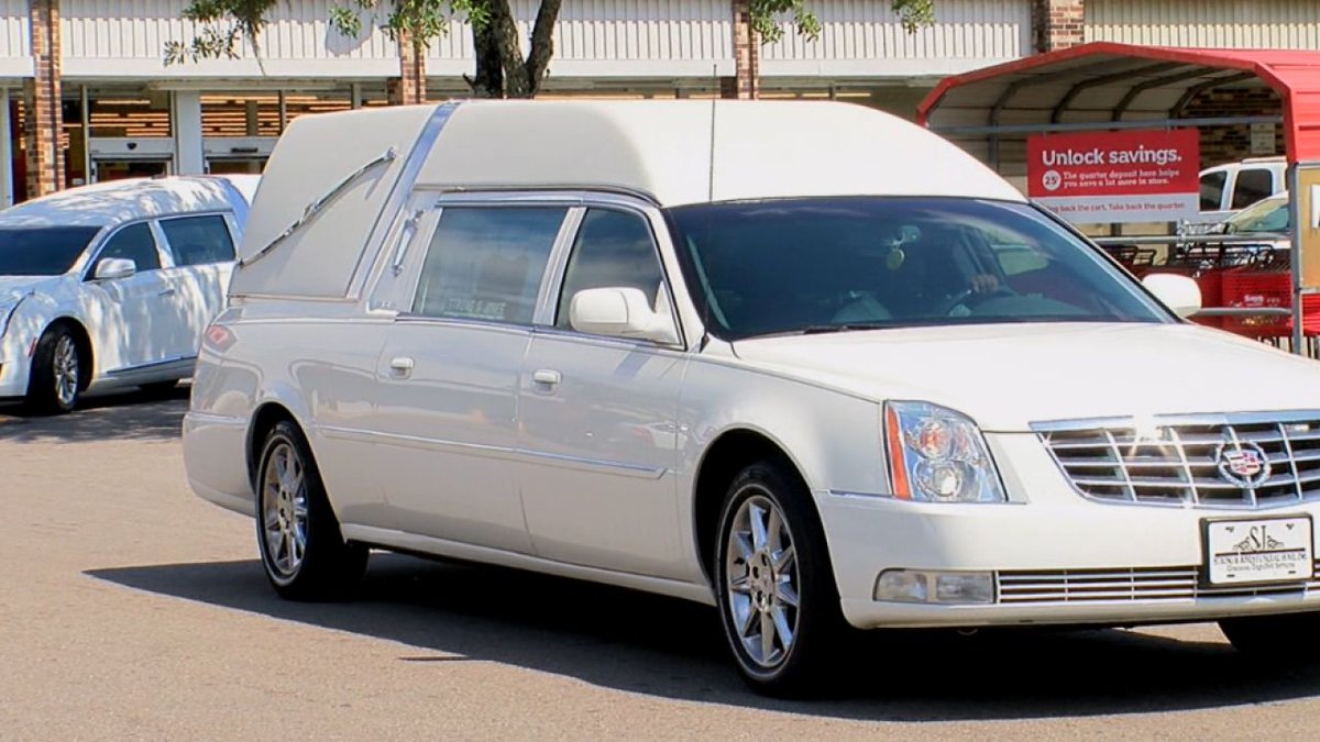 myASDcalls's tweet photo. Hearse parade aims to decrease gun violence:
https://t.co/nx1lp3jwoA

#funeralnews https://t.co/7eI7NZNp5B