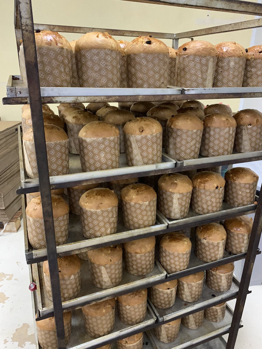 Buenos días!! Arrancamos la producción de pan dulces para la temporada 2020!! Están saliendo mejor que nunca!! Y lo más rico es que son hechos en Paraguay! Con gente Paraguaya e ingredientes Paraguayos!! 🇵🇾🇵🇾