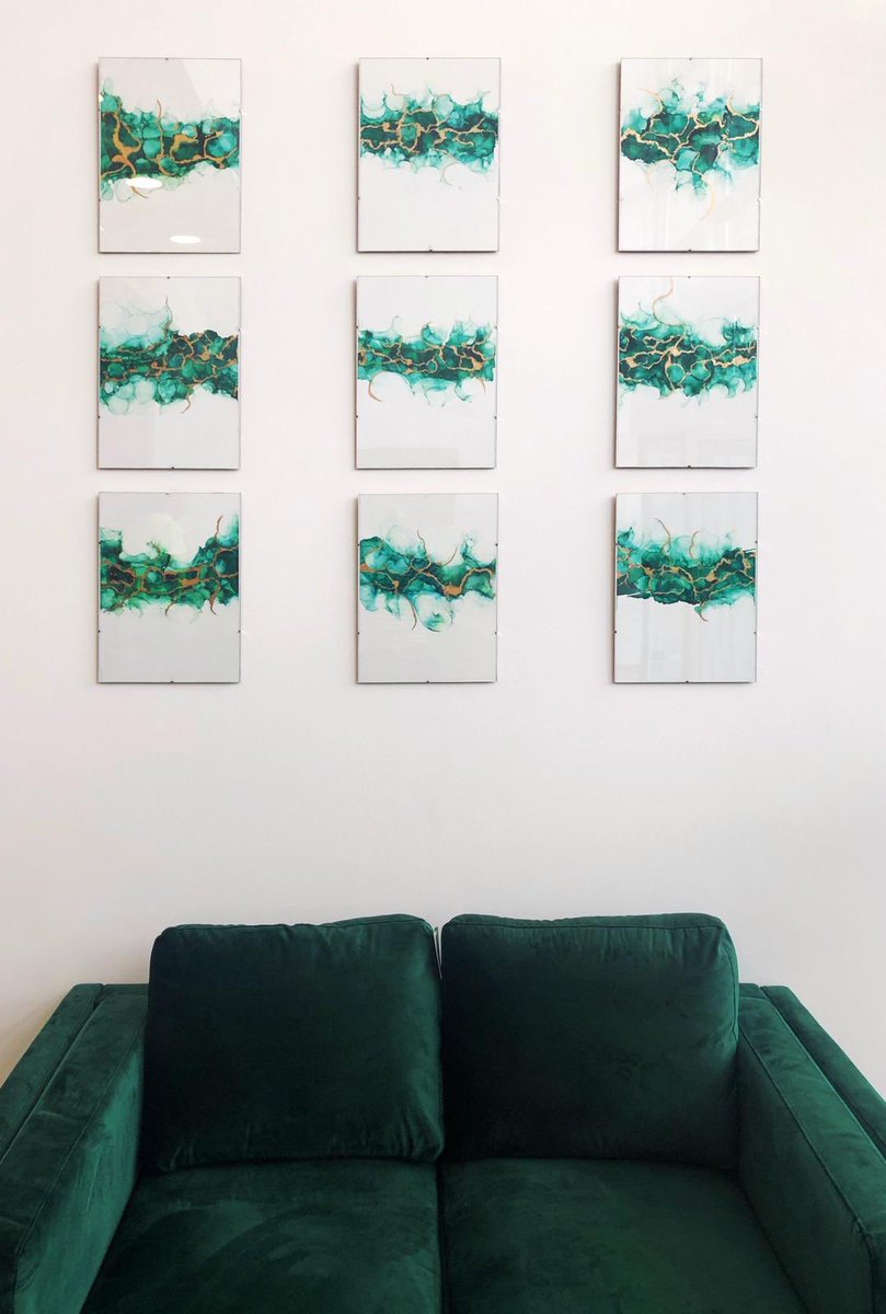 Starting off the week with a sneak peek of our newly refurbished reception area at #Leeds One city west. Our Centre manager Erin Yousaf worked closely with a fantastic local artist ‘Color and Flow’ to create this unique display which we absolutely love.

 #interiordesign #offices