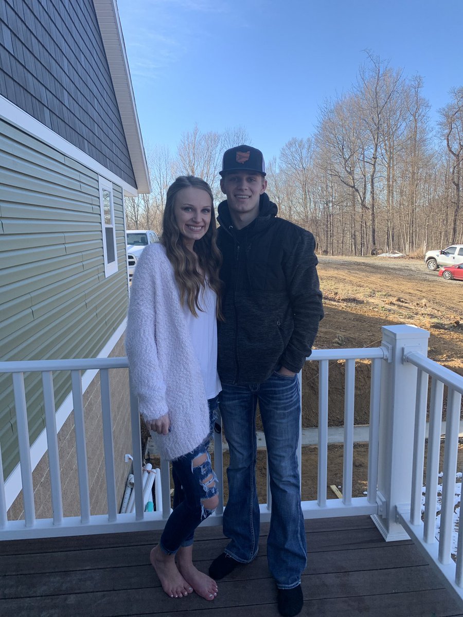 codyszabo_'s tweet photo. Happy birthday sis, thank you for everything you do, love you ❤️ https://t.co/IPE0WXFaCp