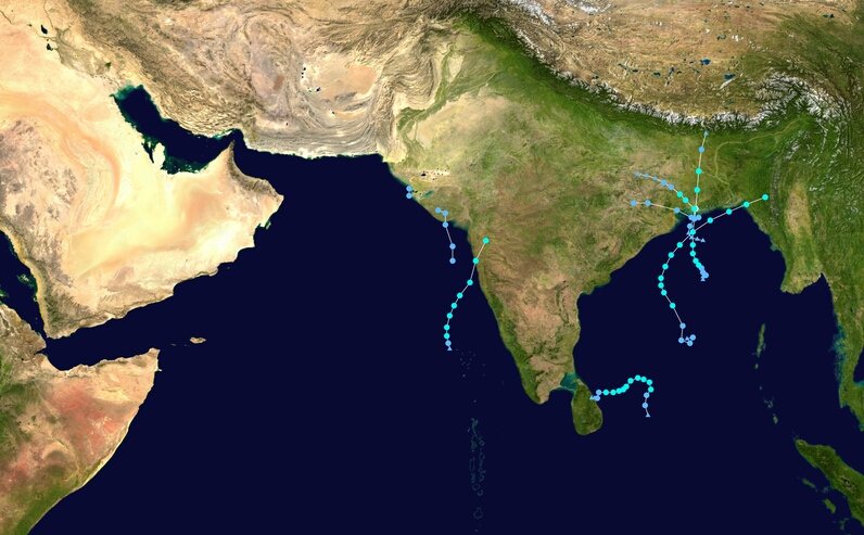 saran_2016's tweet photo. 2009 cyclone season was destructive for West Bengal and Odisha coasts as many depressions made landfall.
#CyclonePhyan made landfall near #Pune #Maharashtra, however giving extreme heavy rains to Nilgiris recording 1170mm.
Find out more👇
https://t.co/UaIhzy8XMS
#CycloneWard https://t.co/jN56svGeH4