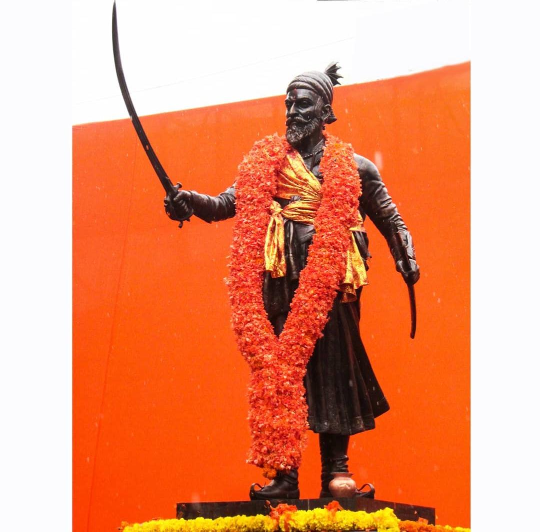 akshayshende007's tweet photo. #प्रेरणास्थान

यशस्वी व्हायचे रस्ते खूप आहेत, फक्त त्या रस्त्यावर चालण्याचे कष्ट आपल्या पावलांनी घेतले पाहिजेत.........

दैवत छत्रपती शिवशंभू   ⛳⛳⛳ https://t.co/4X9Dj2VuPk