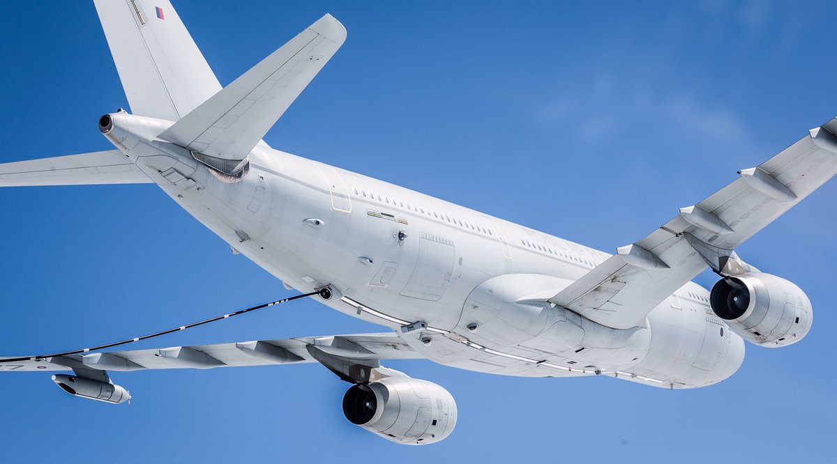 The Voyager​​ uses​ the probe-and-drogue system. The ​drogue (basket) stabilises​ the ​hose in flight and provides​ a funnel to aid insertion of​ the receivers​​ ​probe into the hose.When not in use​ the​ hose is​ reeled ​completely​ in.