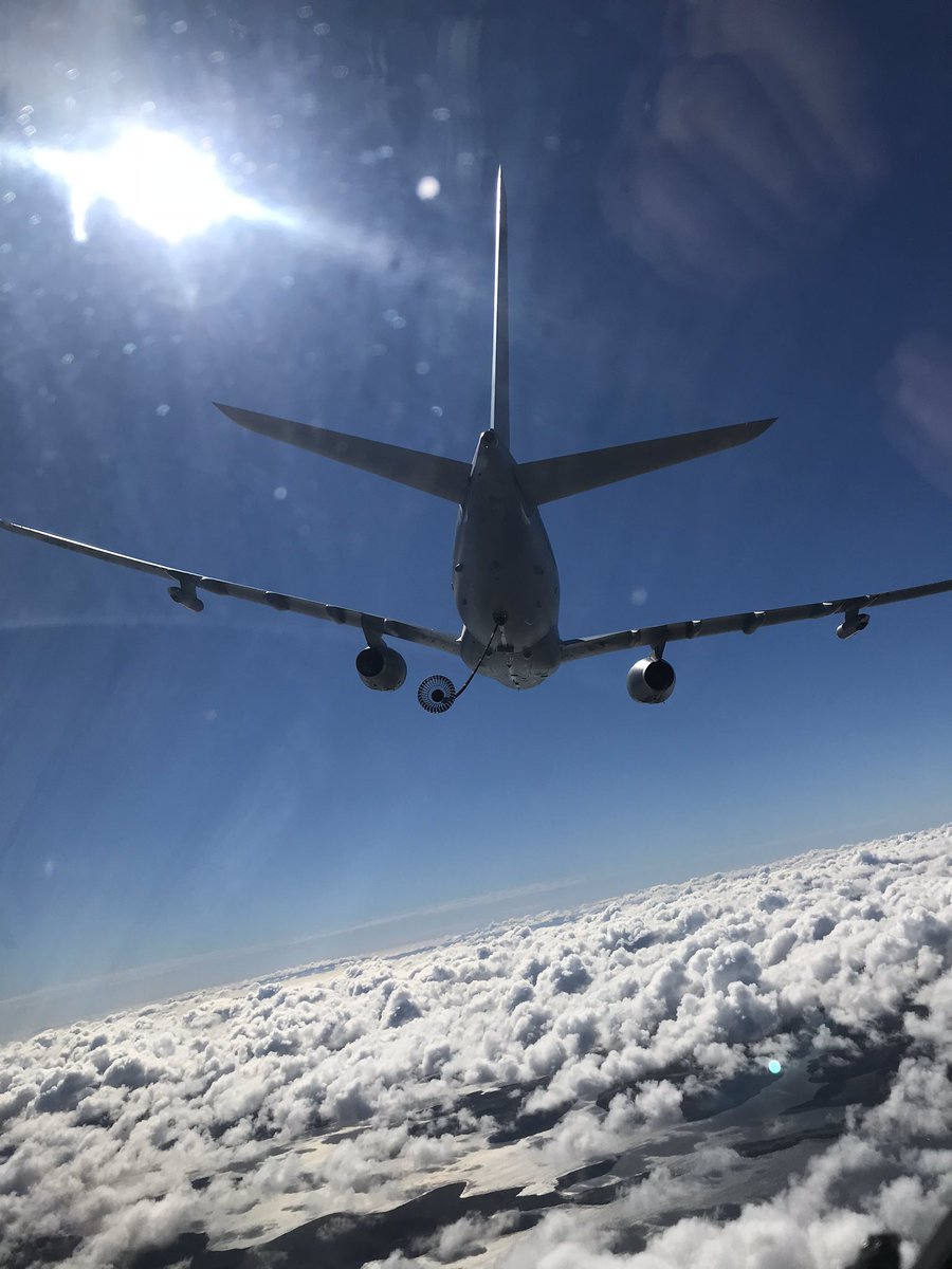 The Voyager​​ uses​ the probe-and-drogue system. The ​drogue (basket) stabilises​ the ​hose in flight and provides​ a funnel to aid insertion of​ the receivers​​ ​probe into the hose.When not in use​ the​ hose is​ reeled ​completely​ in.