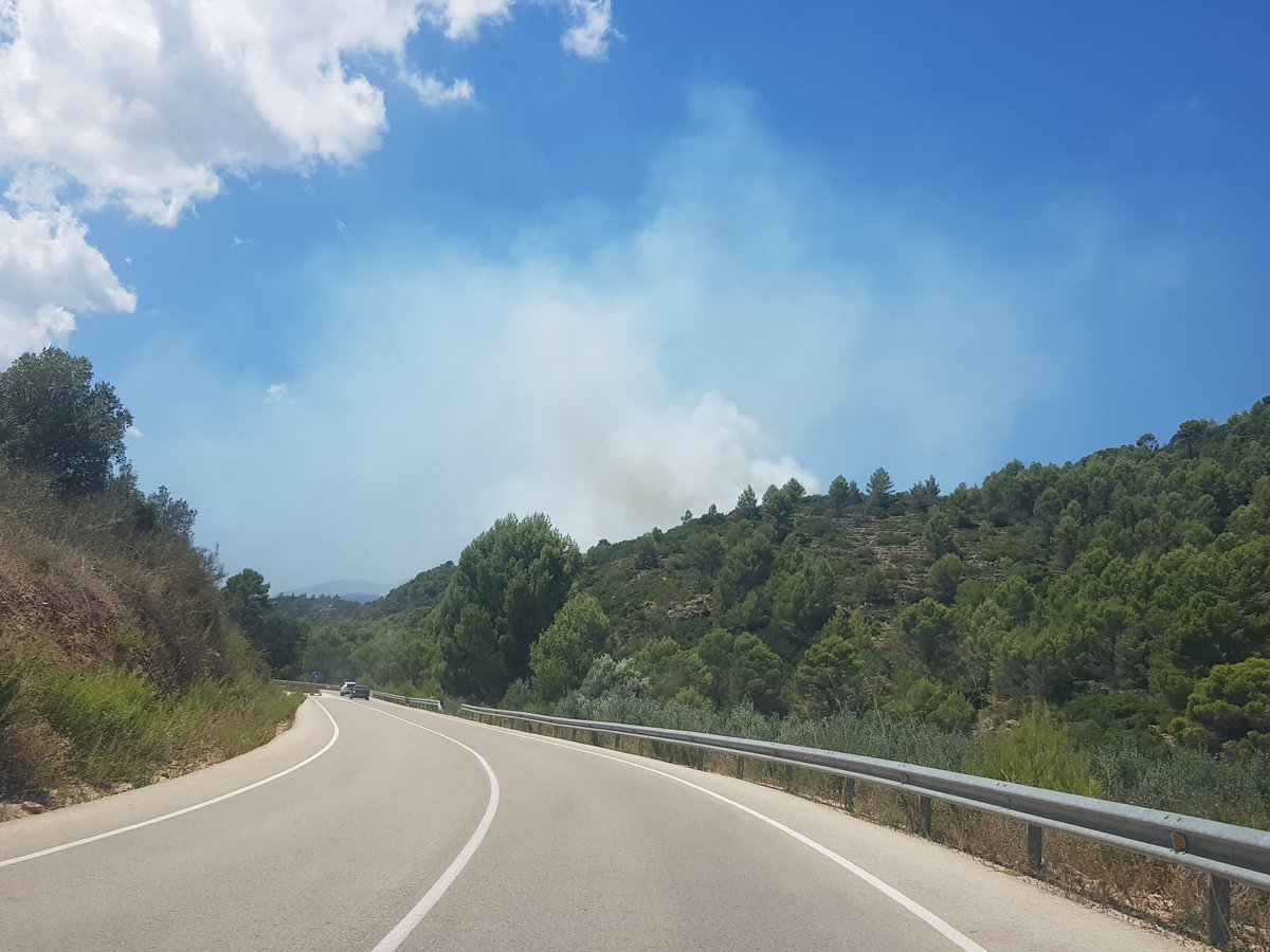VOSTcvalenciana's tweet photo. 🔥 Situación actual del #IFBenimaurell vista desde la #CV720 📸 https://t.co/gIRZVYzjre