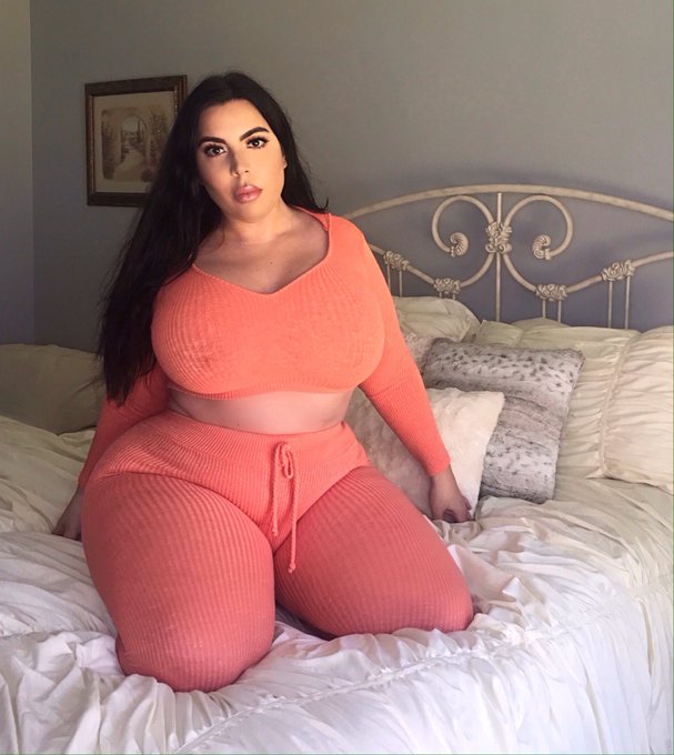 Peachy 🍑 go tap my bio it&rsquo;s on sale 😍😍 https://t.co/hT3uml4cVD