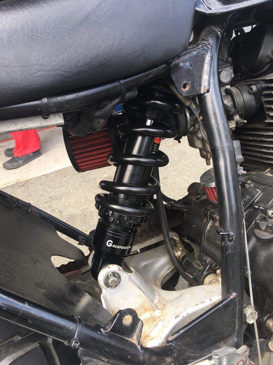 TW200J's tweet photo. ずっとログイン出来なくてやっと…
今年夏のカスタム
ローダウン
タンク塗装
NGKプラグコード
ショートスタンド https://t.co/bn4r25Pwa0