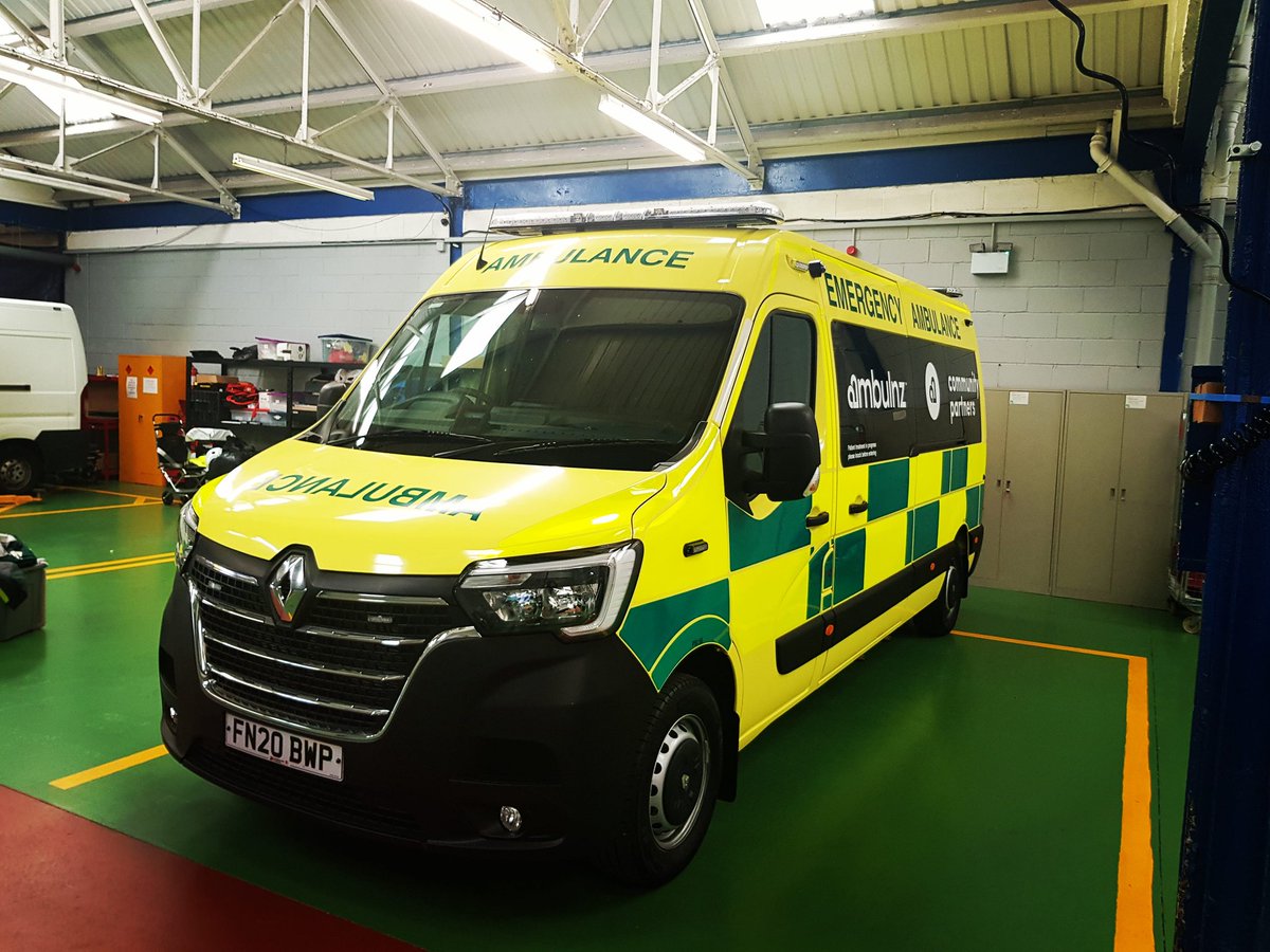 OnlyGrantBrown's tweet image. Day one in my new job with @Ambulnz and I'm absolutely loving it......more training then out on the road.... along with volunteering with @stjohnambulance my while life has turned medical haha.

#ambulancetechnicians
#bluelightheroes
#ambulaz
#stjohnambulance