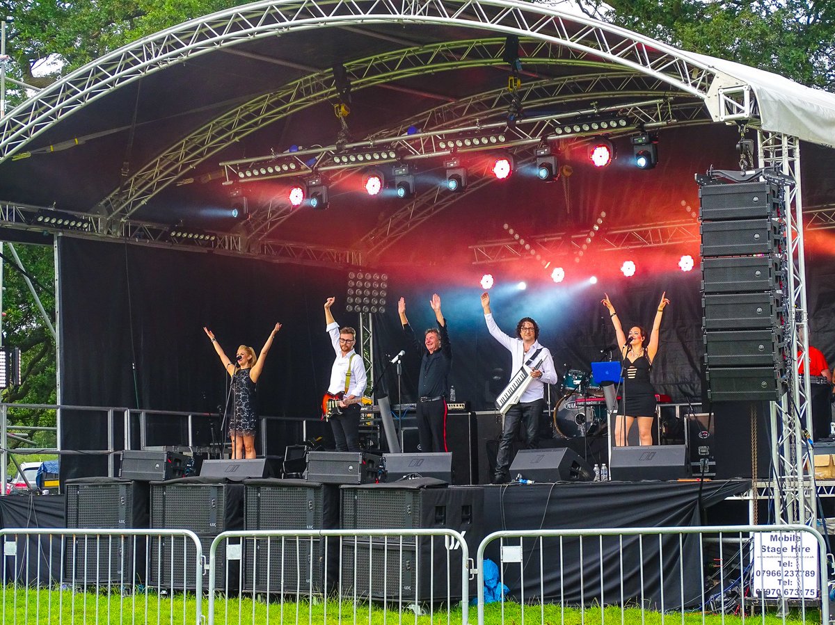 Thanks to the @dubscollective for a great weekend of shows, fantastic to be back on stage.
#humanleaguetribute #humanleague #lovedistraction #driveinshow #dubscollective #tributeshow #outdoorgig #stageshow #chillingtonhall