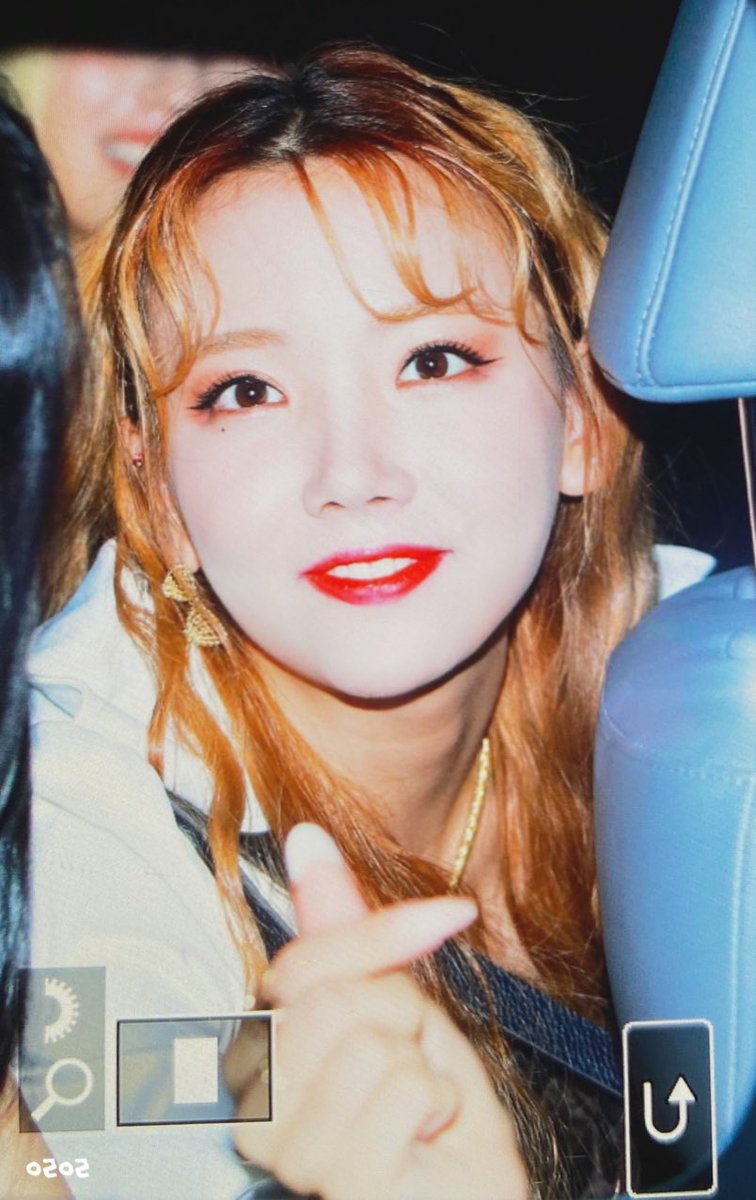 OnlyArang's tweet photo. 200817 프리뷰

늦은 밤까지 수고했오❤️❤️❤️
푹 쉬구 좋은 꿈 꿔😴😴😴🥰

#핑크판타지 #아랑 #박예림 https://t.co/V73zYOp9Zt