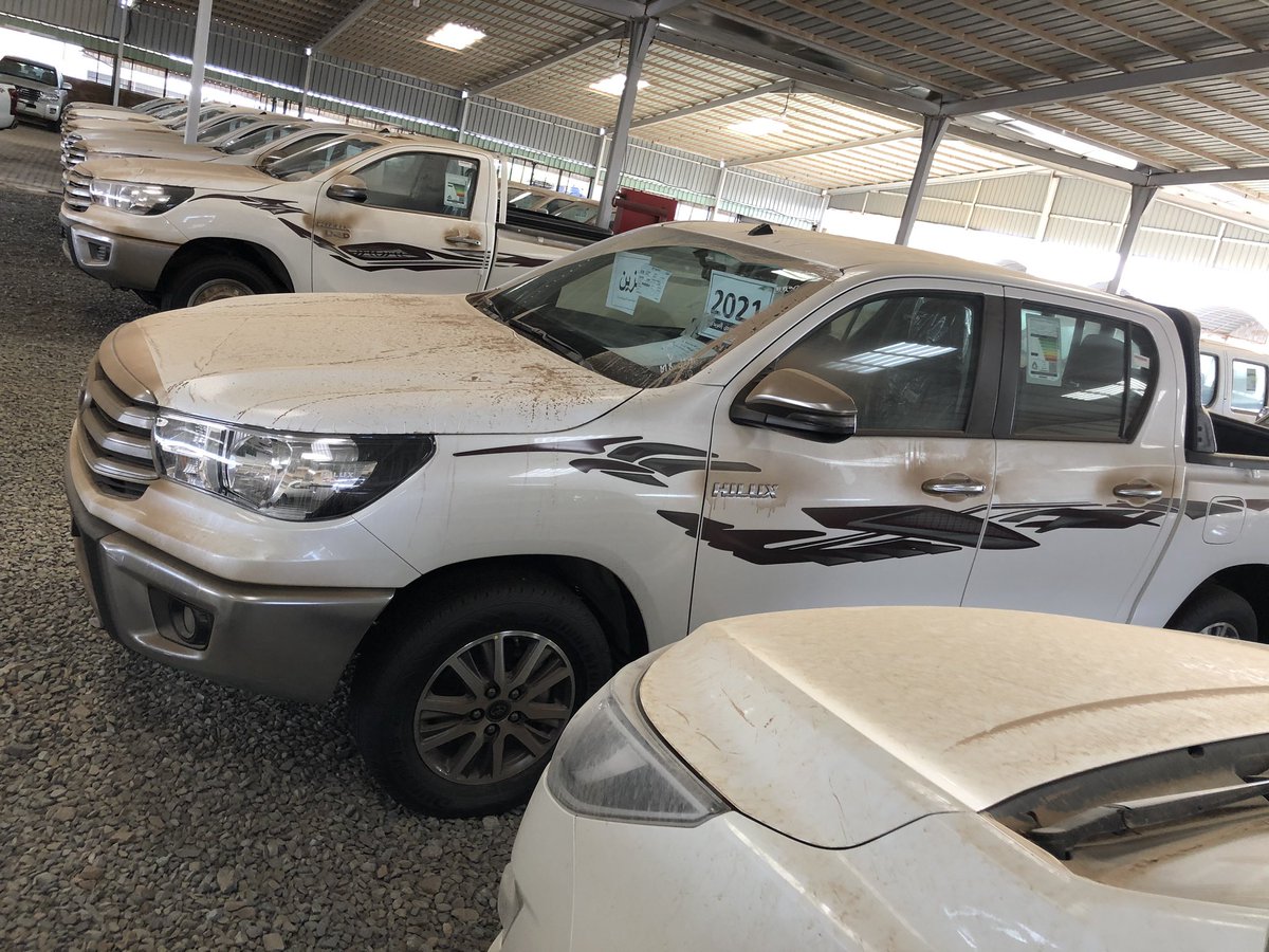 متوفر هايلكس جنوط GLX 2021 بنزين بطاقة جمركية