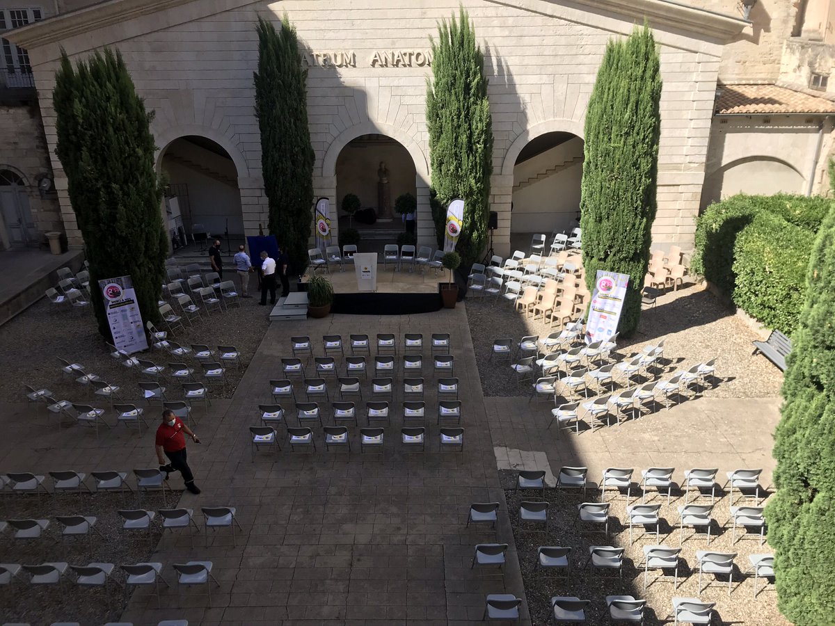 umontpellier's tweet photo. #800ansMontpellierMedecine Tout est prêt pour célébrer les 800 ans de la Faculté de Médecine de l’UM #Montpellier @FacultemedMPL avec @acmontpellier @Montpellier3m @montpellier_ @Occitanie @Prefet34 @Heraultinfos https://t.co/sfGGBAWEGz