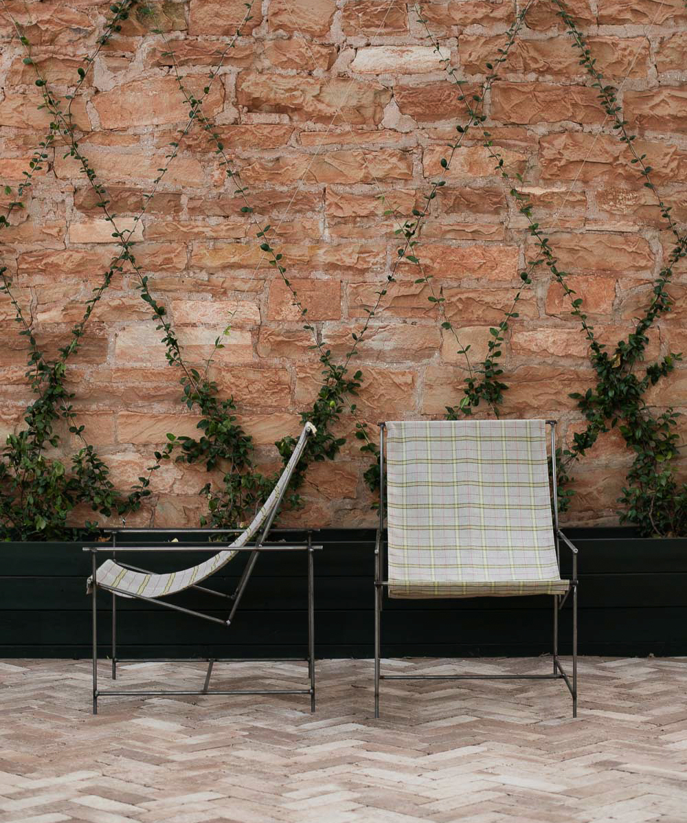 Sunbrella's tweet image. Ready for a small project? How about a small DIY project? Our friend and DIY guru @vintagerevivals shows you how you can kick back in these #Sunbrella sling chairs, perfect for some casual #outdoorliving relaxation. Check out her DIY journey here: bit.ly/vrxsunbrella
