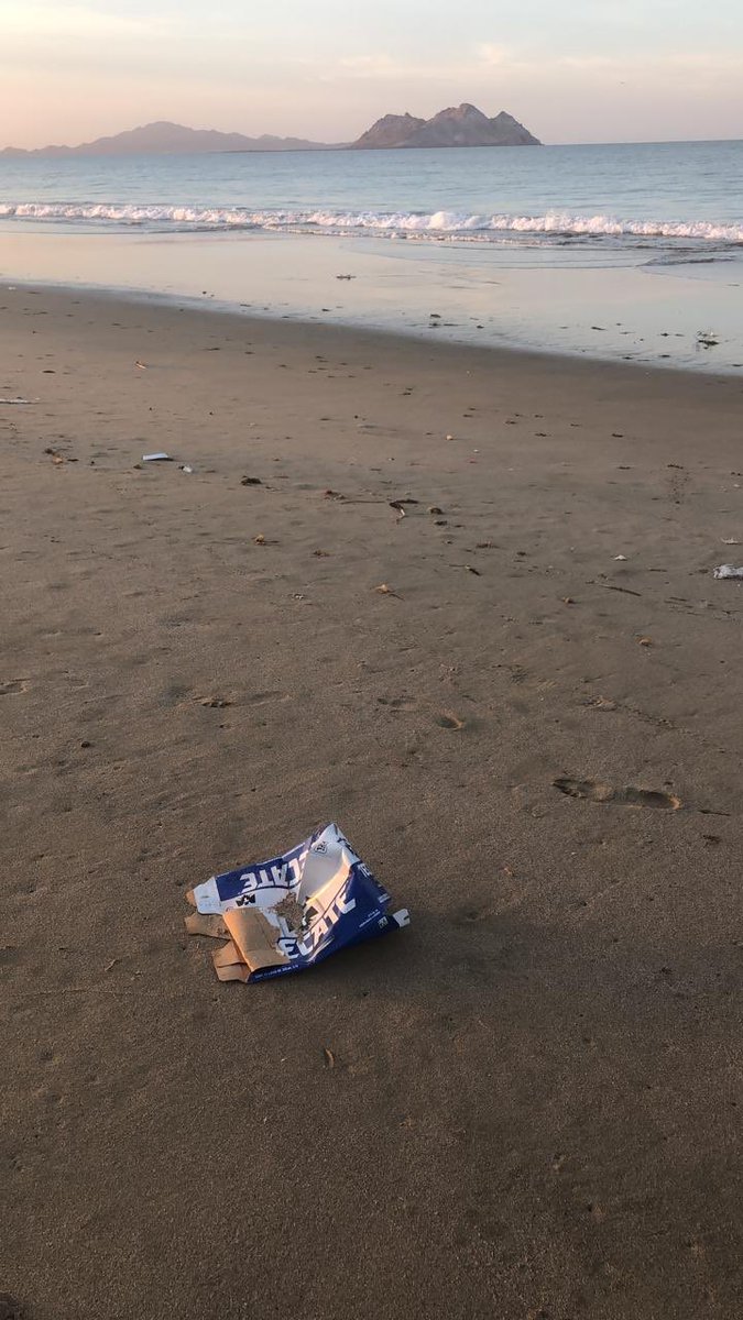 AngelOrejas1's tweet photo. Gente sin conciencia. MULTAS!!!  con la marea baja la cantidad de basura sobre arena es muchísima si sales a caminar llévate un costal o bolsa ❇️🚦@HermosilloGob @CelidaLopezc @elalbertomedina @Policia_HMO @Pajaropolitico @kinotequiero @KinoSustentable https://t.co/1JgKpNhYEJ