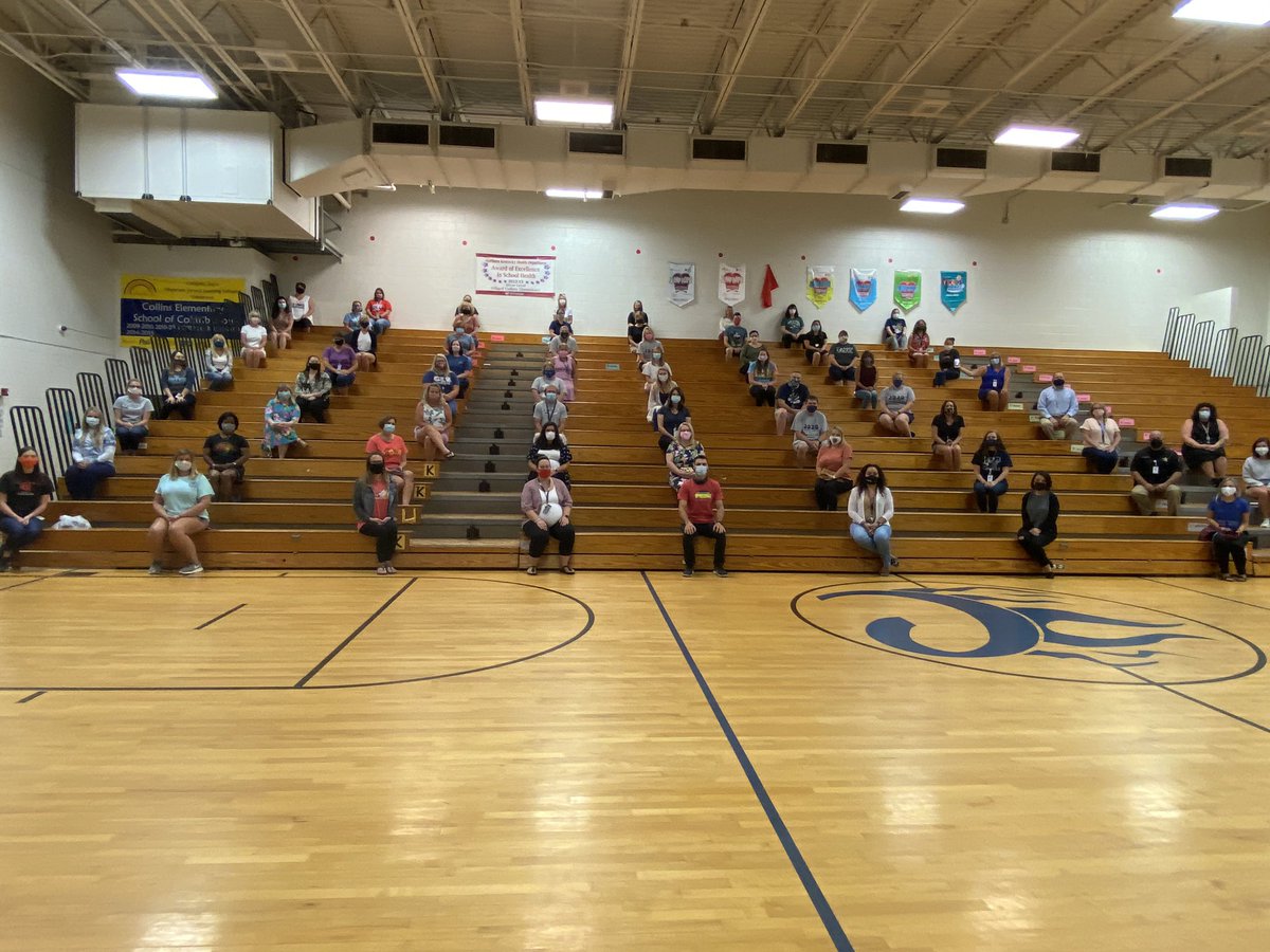 mrs_amymaiden's tweet photo. Last Friday, we took a picture to remember the “Time we had to social distance”. Love this staff already! #wewillteachhereorthere #socialdistanceeverywhere #BooneNation #CollinsComets https://t.co/Wl8m15Pyw3